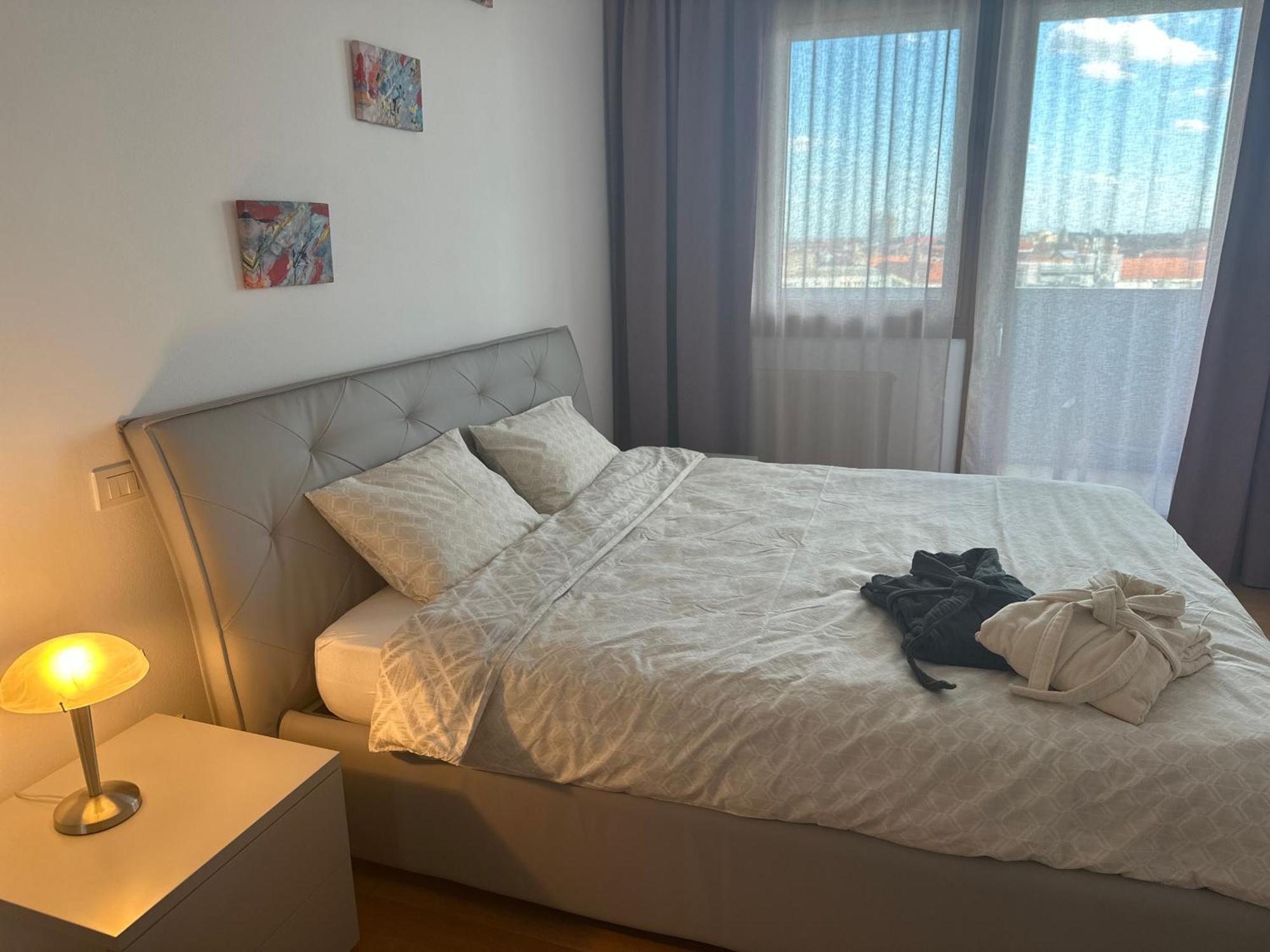 Central Apartment تيميشورا المظهر الخارجي الصورة